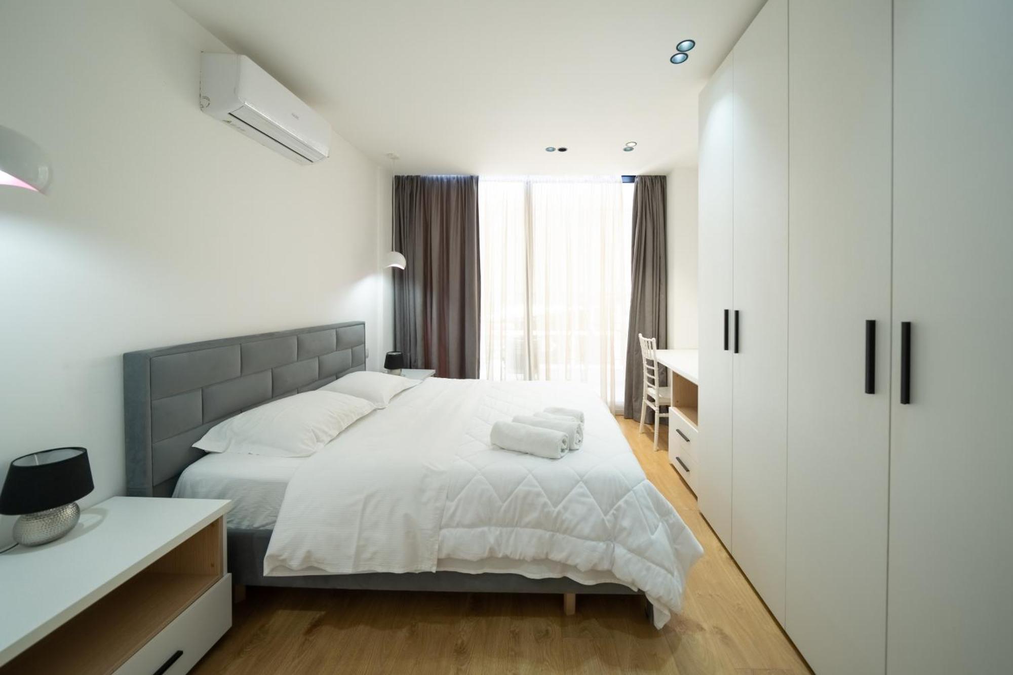 Cosy Urban Central Apartment Тирана Экстерьер фото