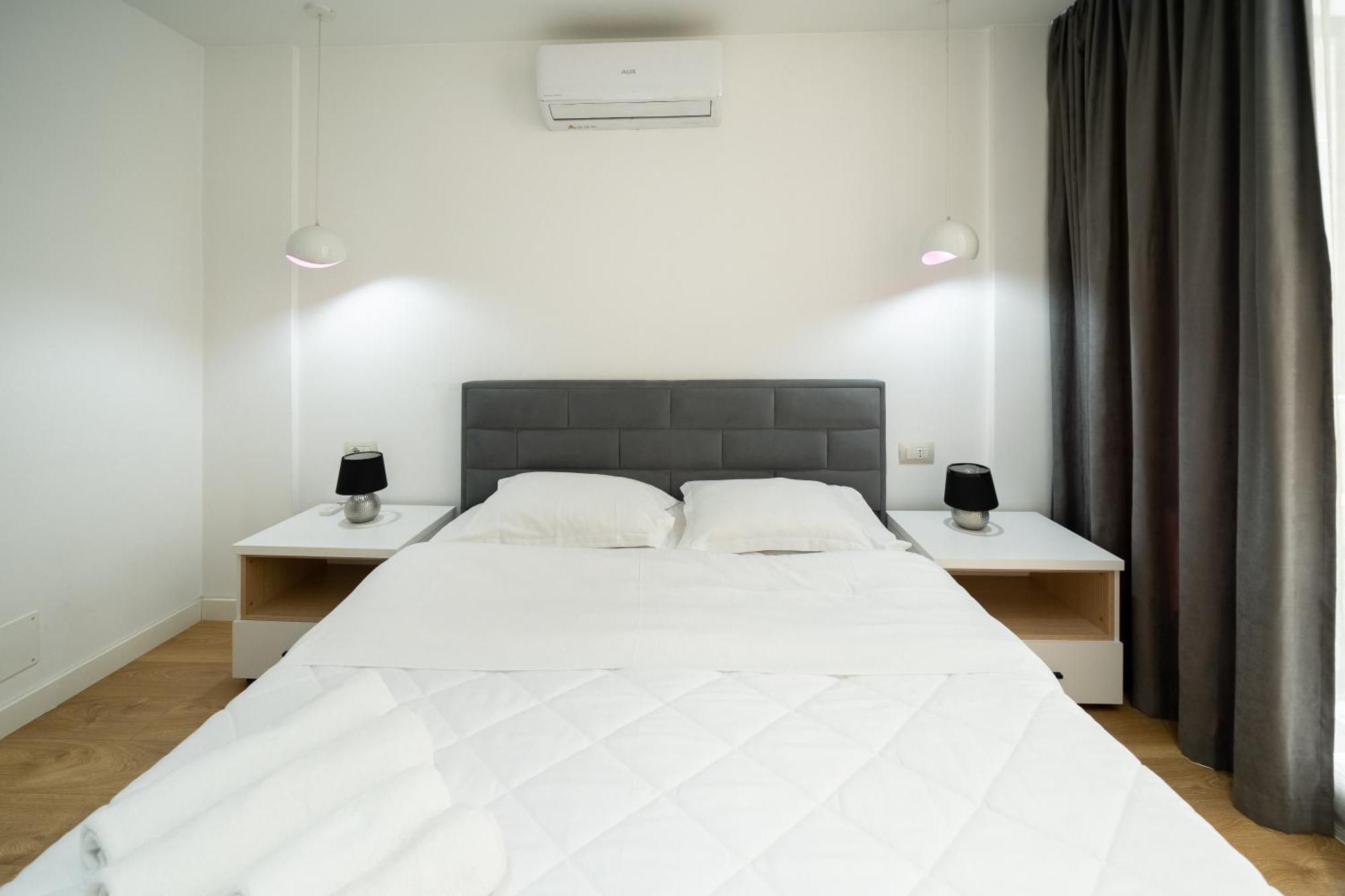 Cosy Urban Central Apartment Тирана Экстерьер фото