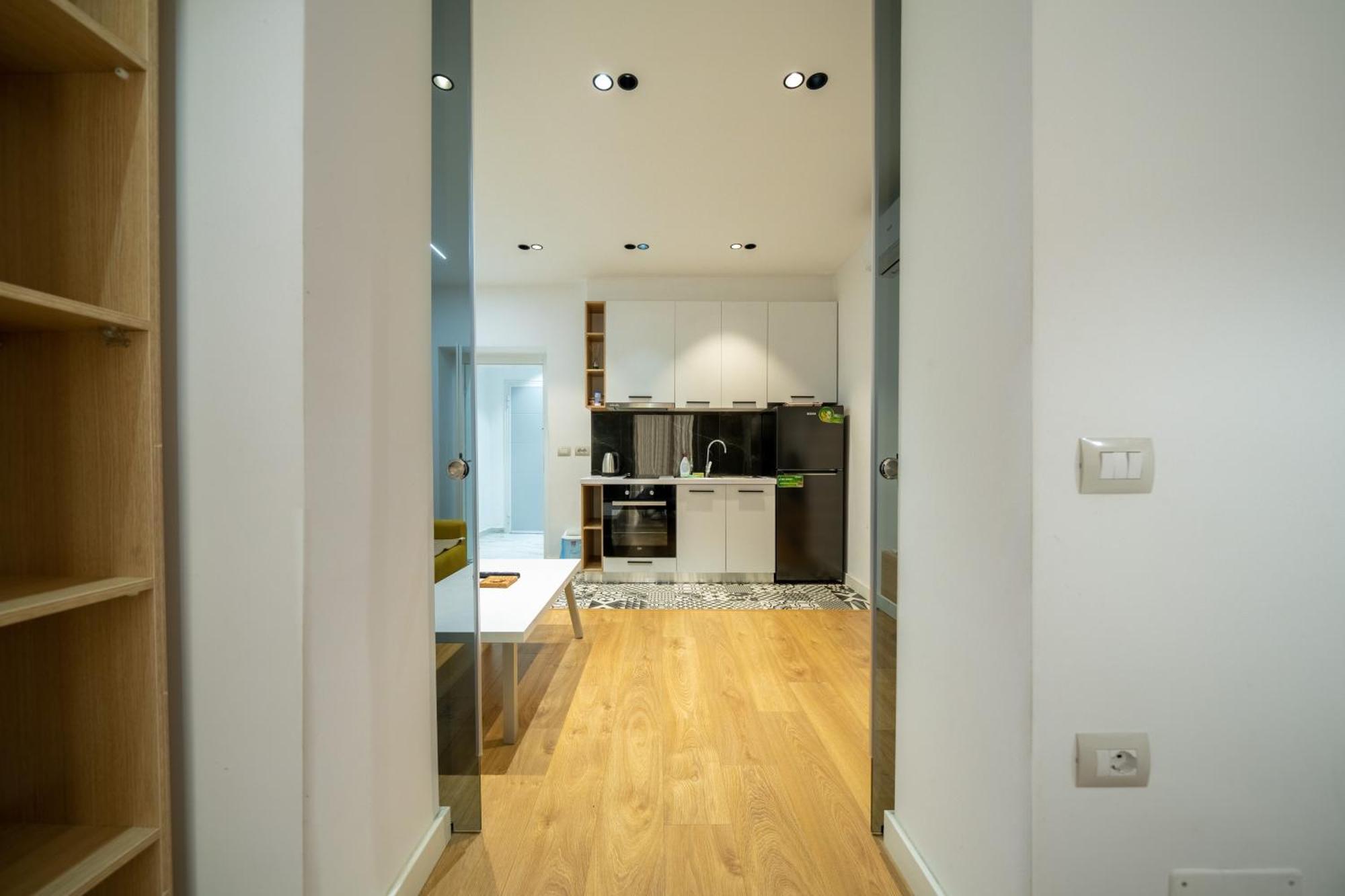 Cosy Urban Central Apartment Тирана Экстерьер фото